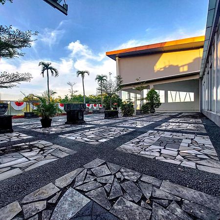 Prima Sr Hotel & Convention Yogyakarta Sleman  Eksteriør bilde