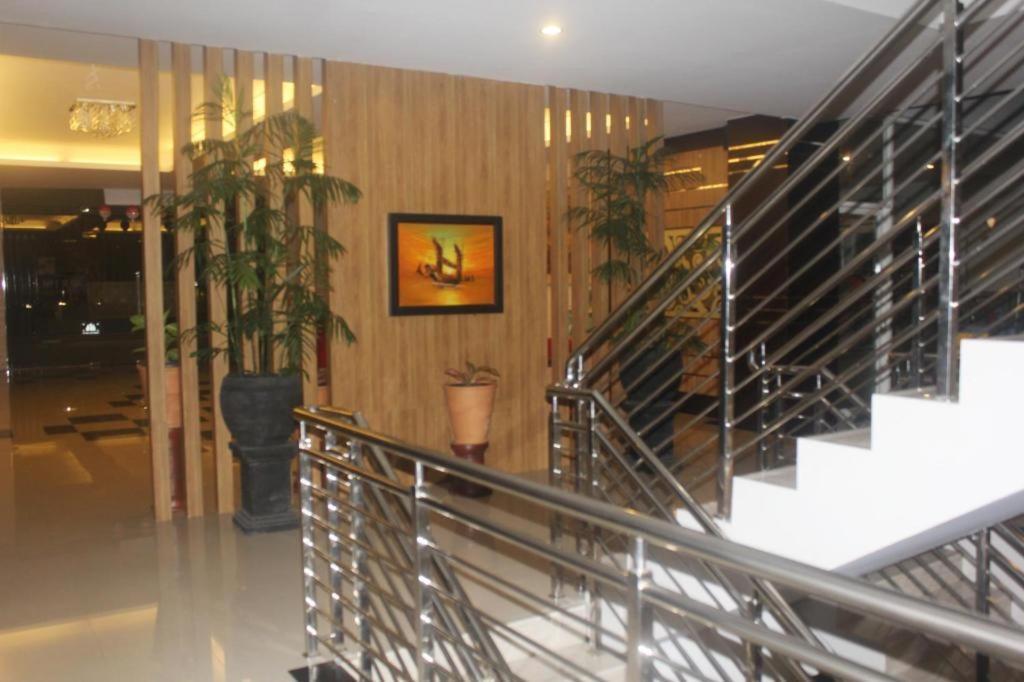 Prima Sr Hotel & Convention Yogyakarta Sleman  Eksteriør bilde
