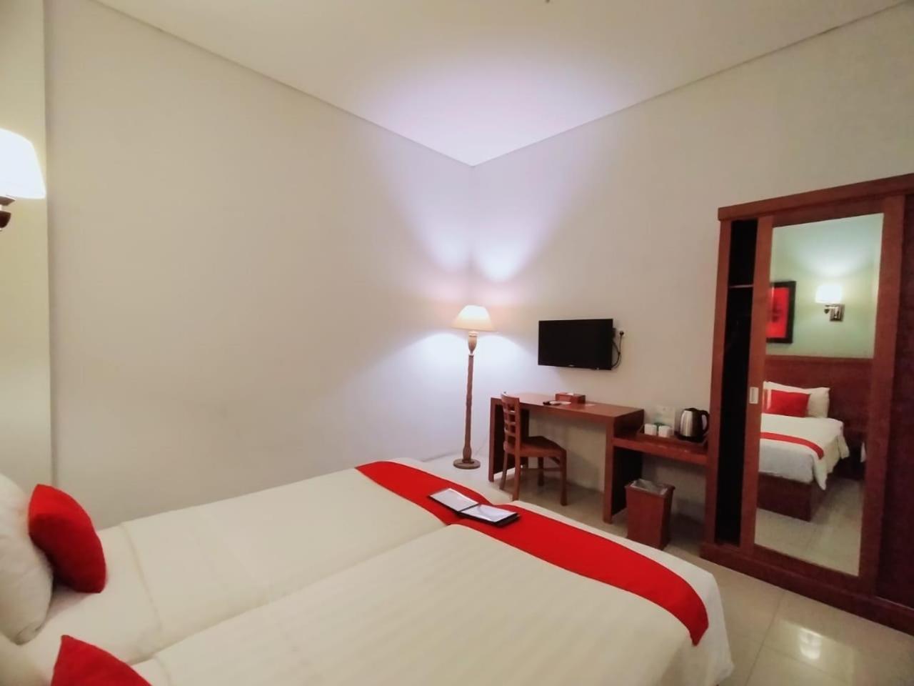 Prima Sr Hotel & Convention Yogyakarta Sleman  Eksteriør bilde