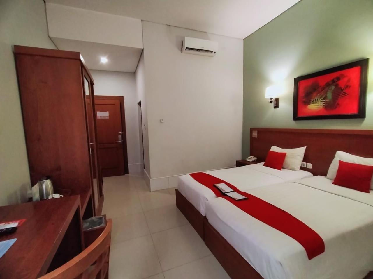 Prima Sr Hotel & Convention Yogyakarta Sleman  Eksteriør bilde