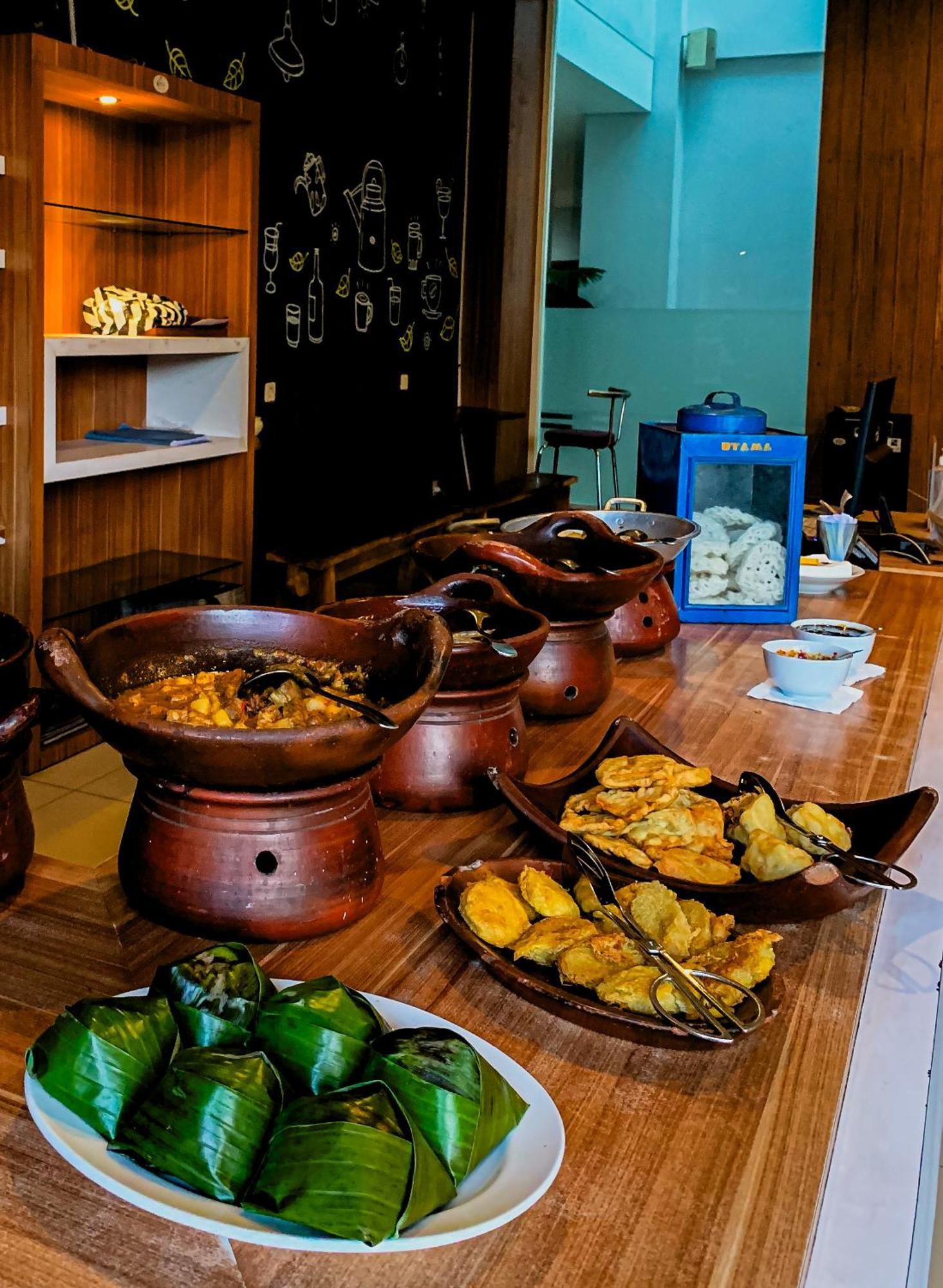 Prima Sr Hotel & Convention Yogyakarta Sleman  Eksteriør bilde