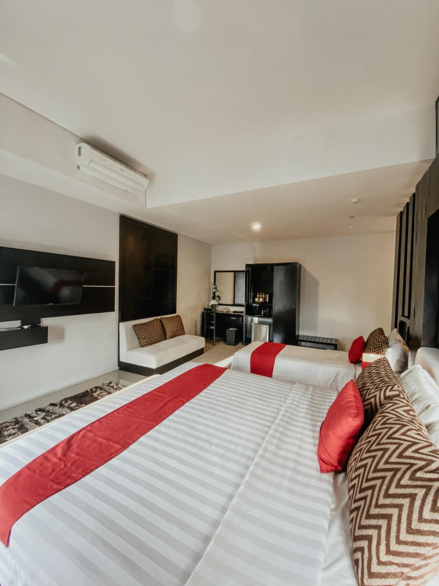 Prima Sr Hotel & Convention Yogyakarta Sleman  Eksteriør bilde