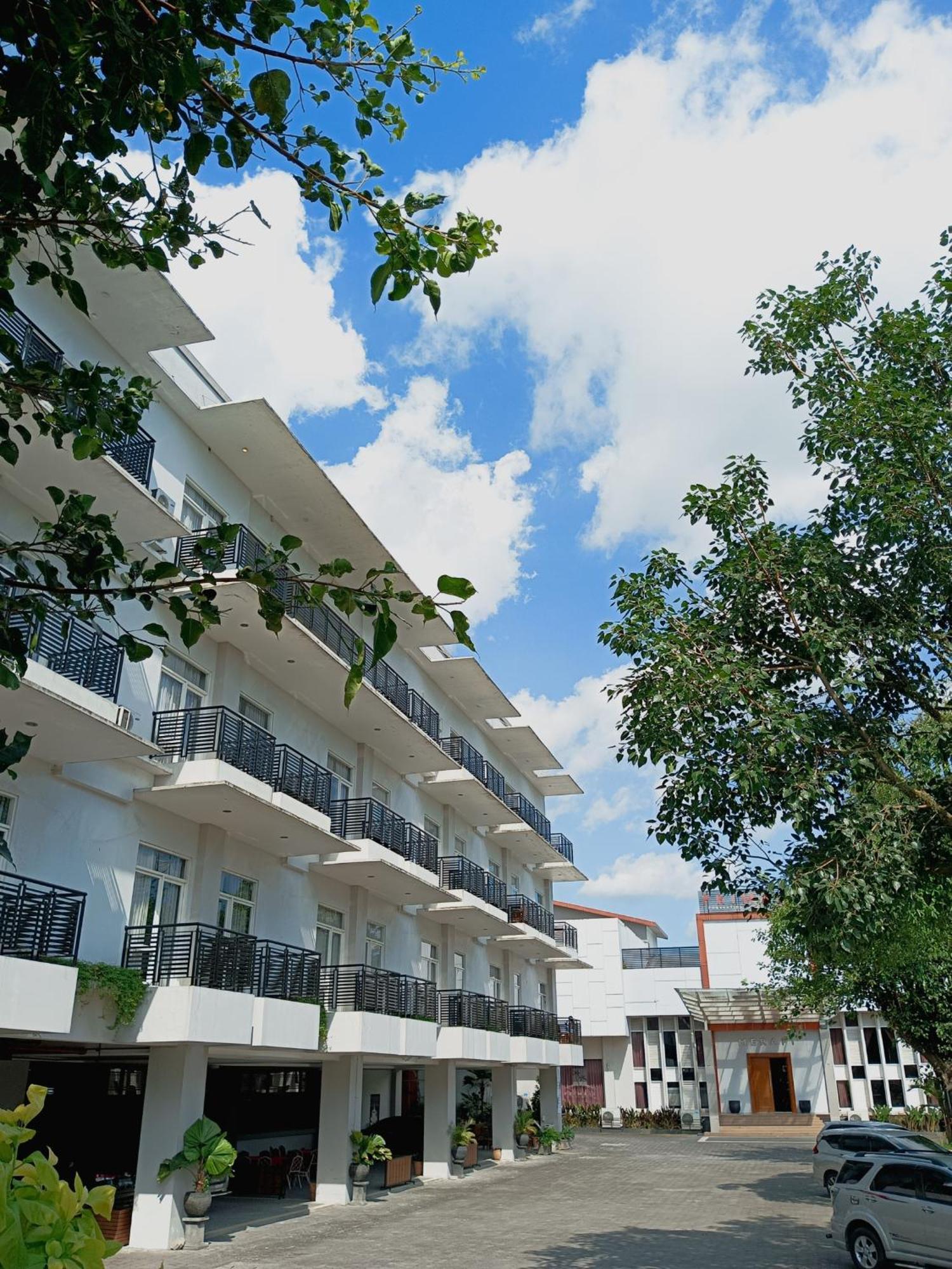 Prima Sr Hotel & Convention Yogyakarta Sleman  Eksteriør bilde