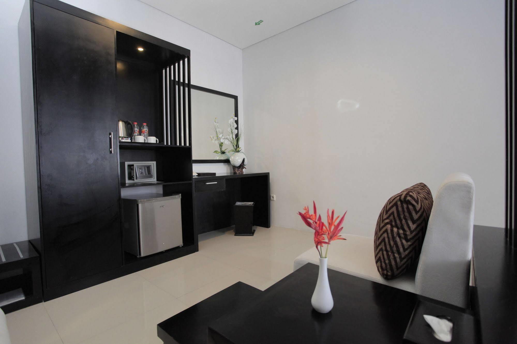 Prima Sr Hotel & Convention Yogyakarta Sleman  Eksteriør bilde