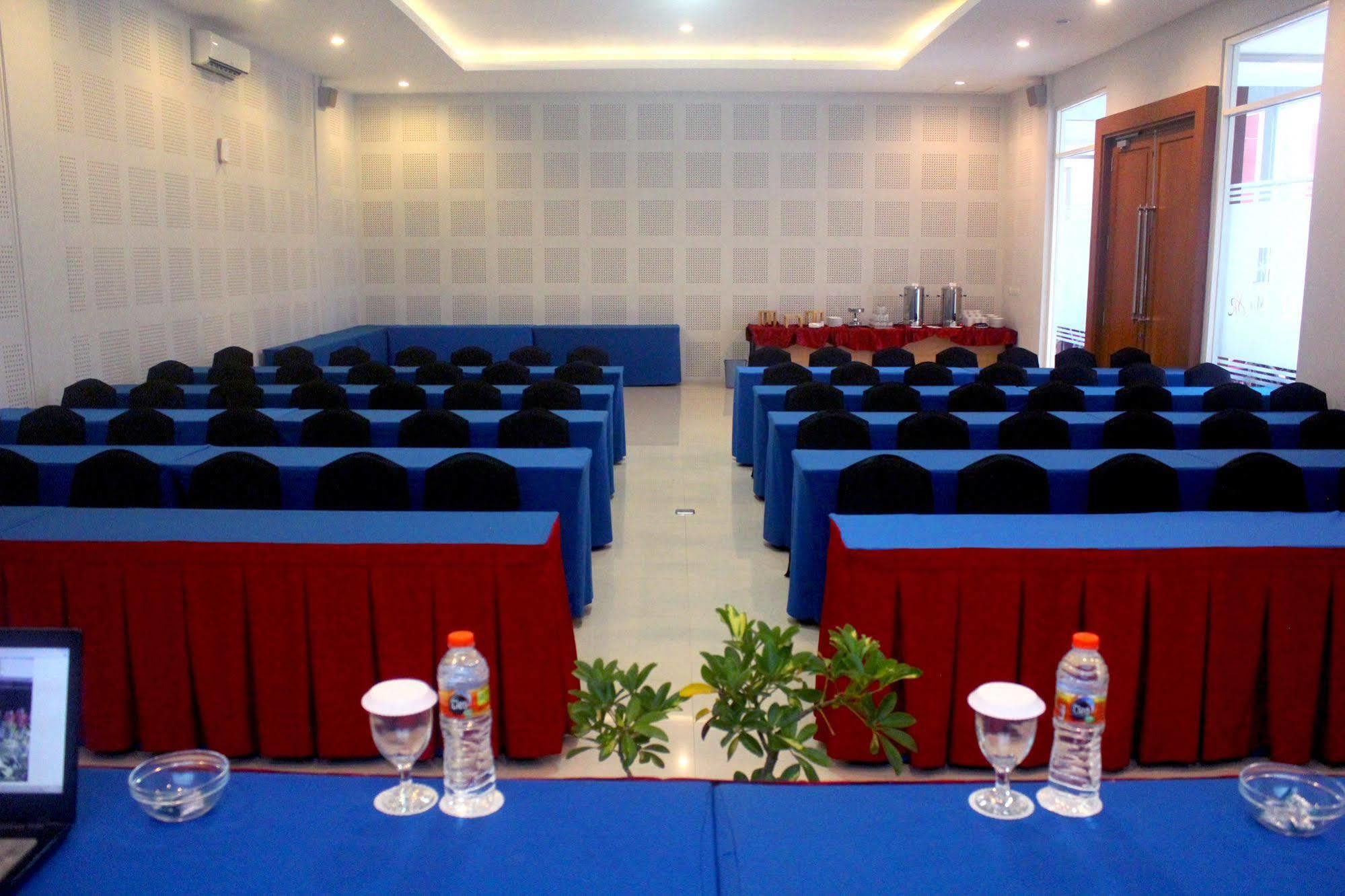 Prima Sr Hotel & Convention Yogyakarta Sleman  Eksteriør bilde